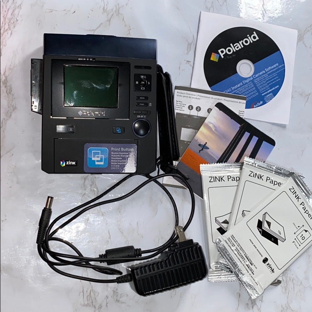 Digital Polaroid camera and zink paper